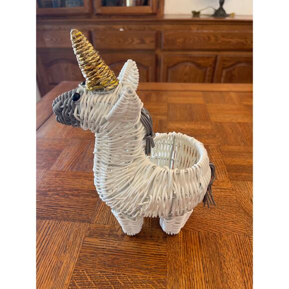 Pottery Barn Kids Woven pencil holder unicorn - Picture 4 of 7